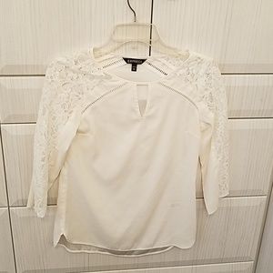 Express xxs 3/4 sleeve lace detail blouse